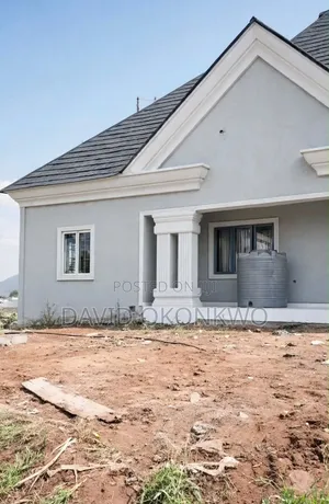 4bdrm Bungalow in Leisure Court Phase1, FHA for sale