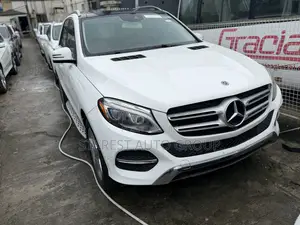 Mercedes-Benz GLE-Class GLE 350d 4MATIC 2018 White