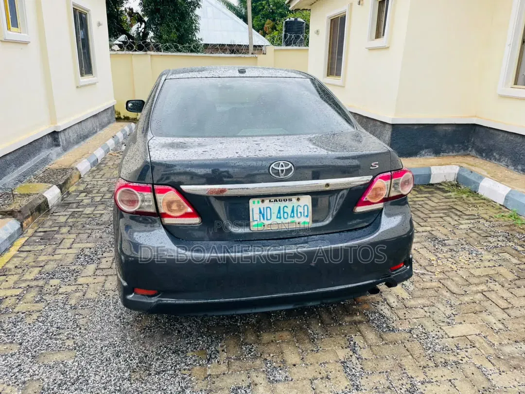 Toyota Corolla 2012