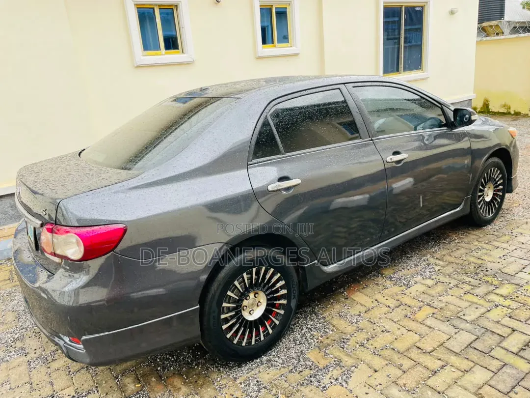 Toyota Corolla 2012
