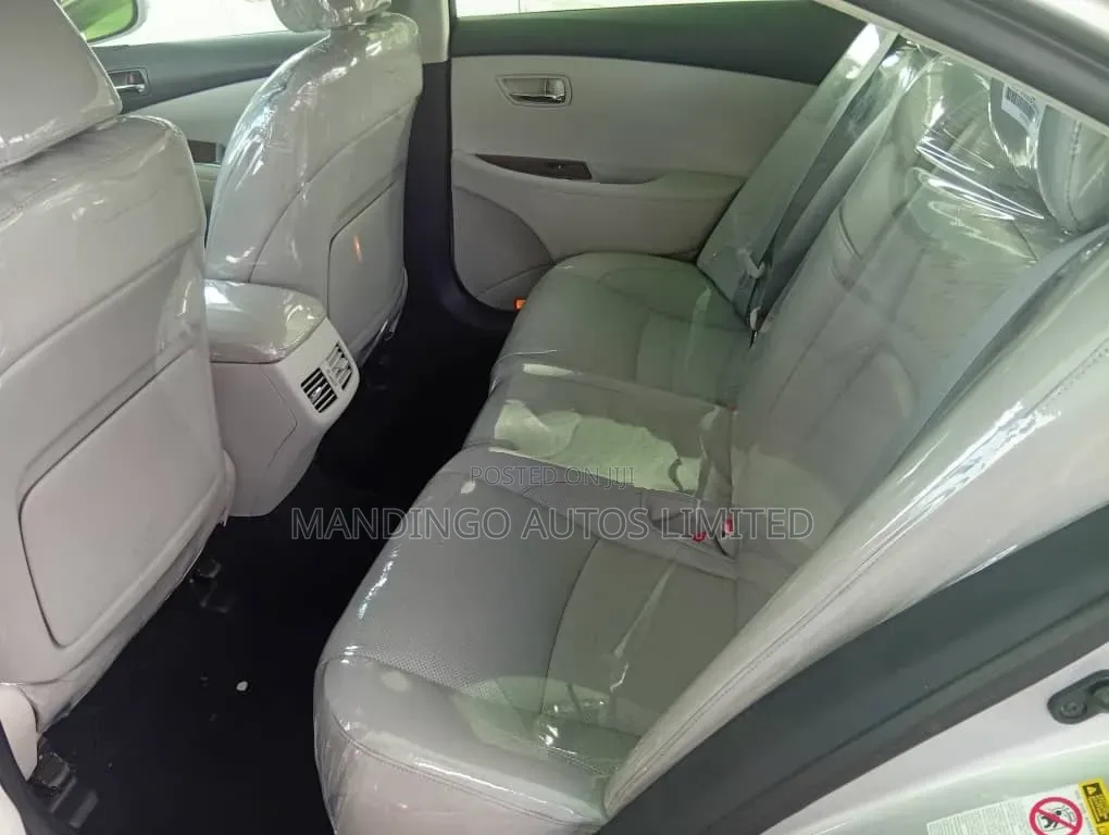 Lexus ES 2012 Silver