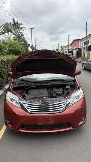 Toyota Sienna LE 8 Passenger 2012 Red