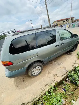 Toyota Sienna 2002 Green