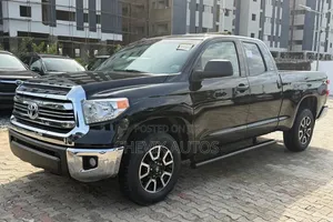 Toyota Tundra 2015 Black