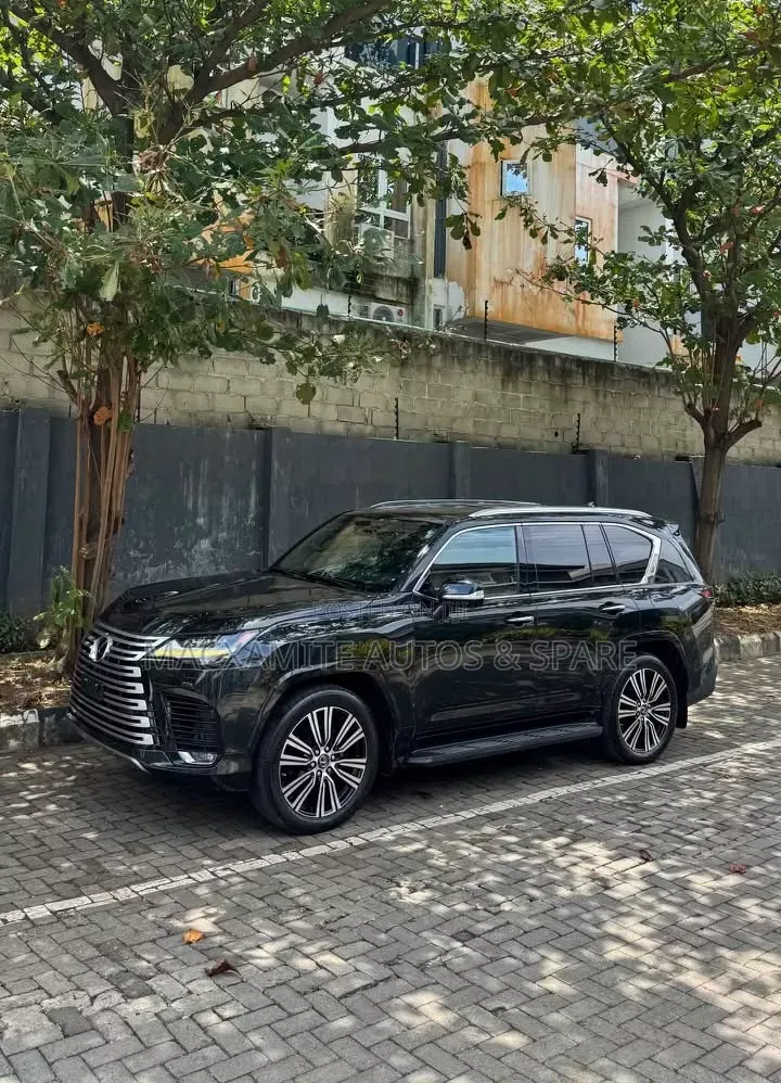 Lexus LX 600 2023 Black