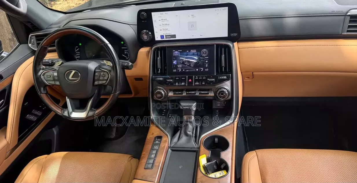 Lexus LX 600 2023 Black