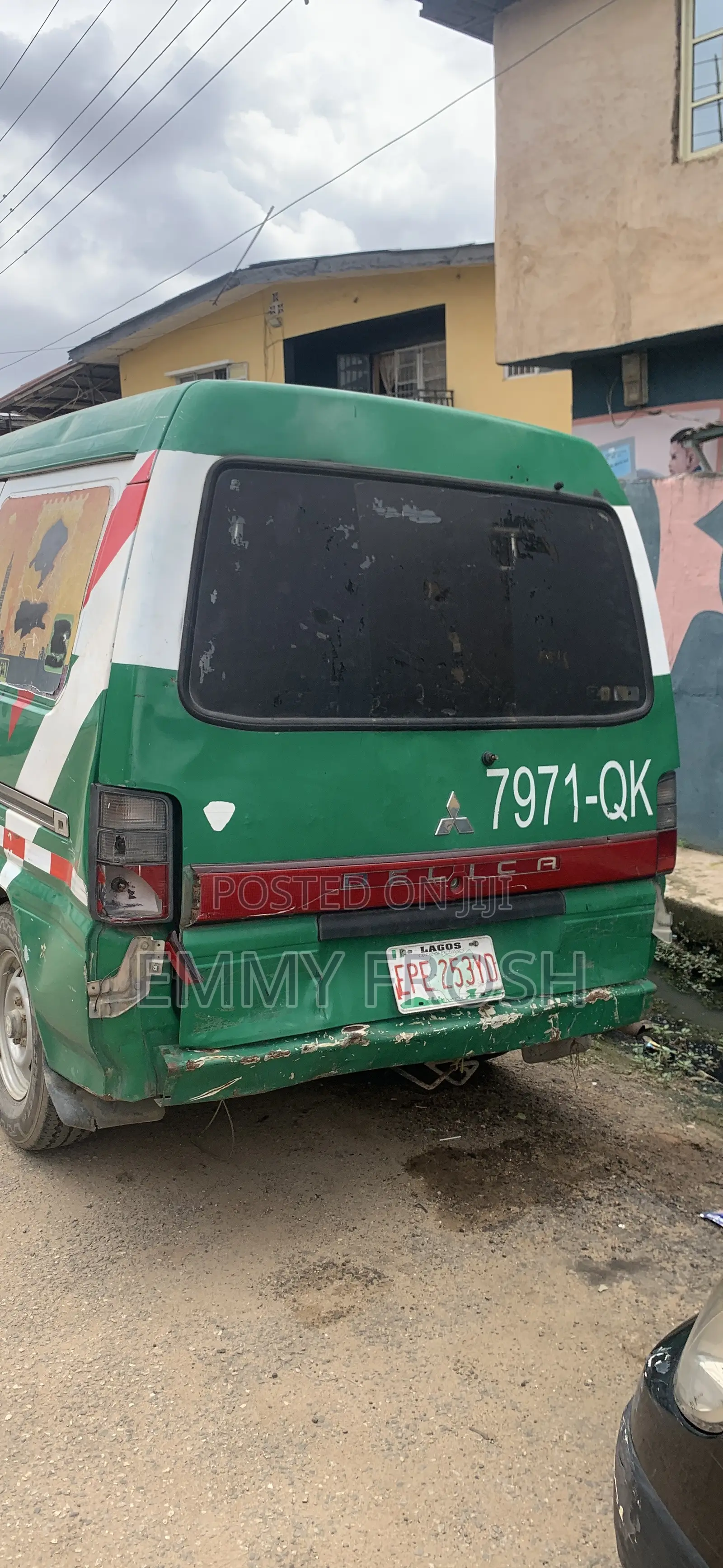 Mitsubishi L300 2005 Green