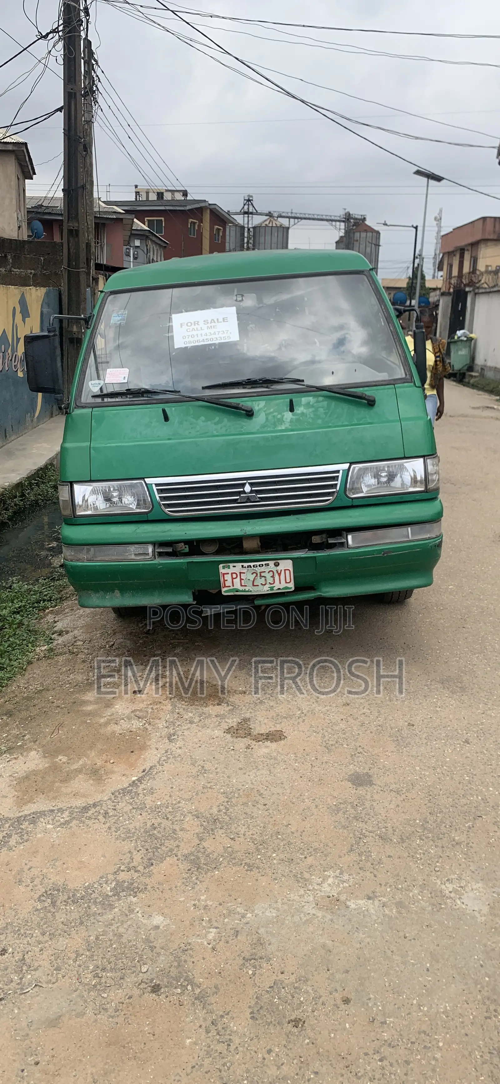 Mitsubishi L300 2005 Green