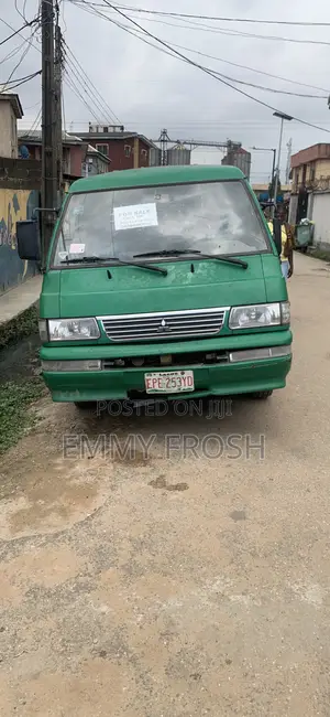 Mitsubishi L300 2005 Green