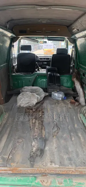 Mitsubishi L300 2005 Green