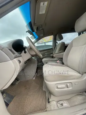 Toyota Sienna 2009 Gold