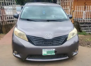 Toyota Sienna LE 8 Passenger 2011 Gray