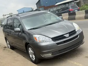 Toyota Sienna XLE 2005 Gray