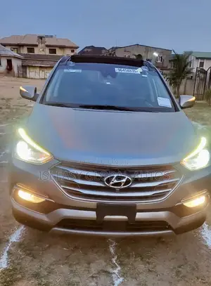 Hyundai Santa Fe 2017 Gold