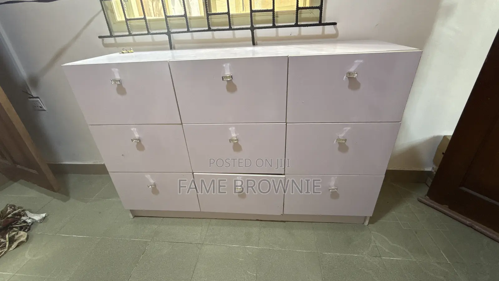 9 Drawer Vanity