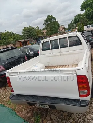 Toyota Hilux 2014 White