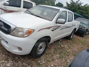 Toyota Hilux 2014 White