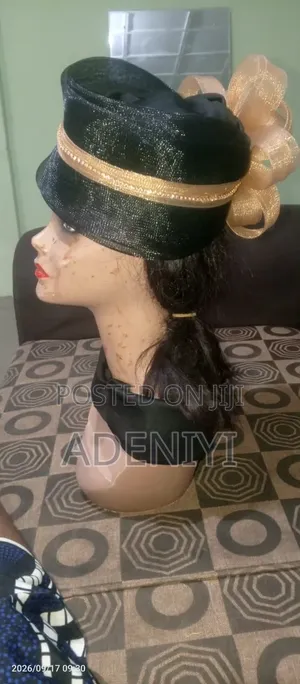 Fascinator/Hat
