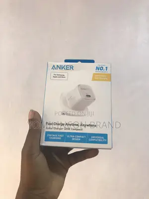 Anker Charger (25W) Compact USB-C, Fast Charger - Black.
