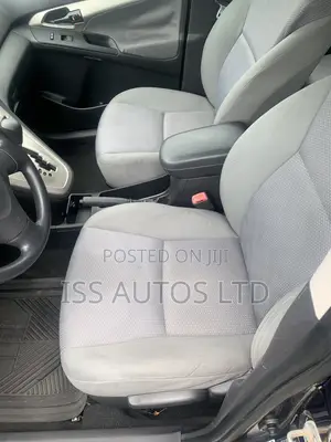 Toyota Matrix S Hatchback FWD (2.4L 4cyl 5A) 2010 Blue