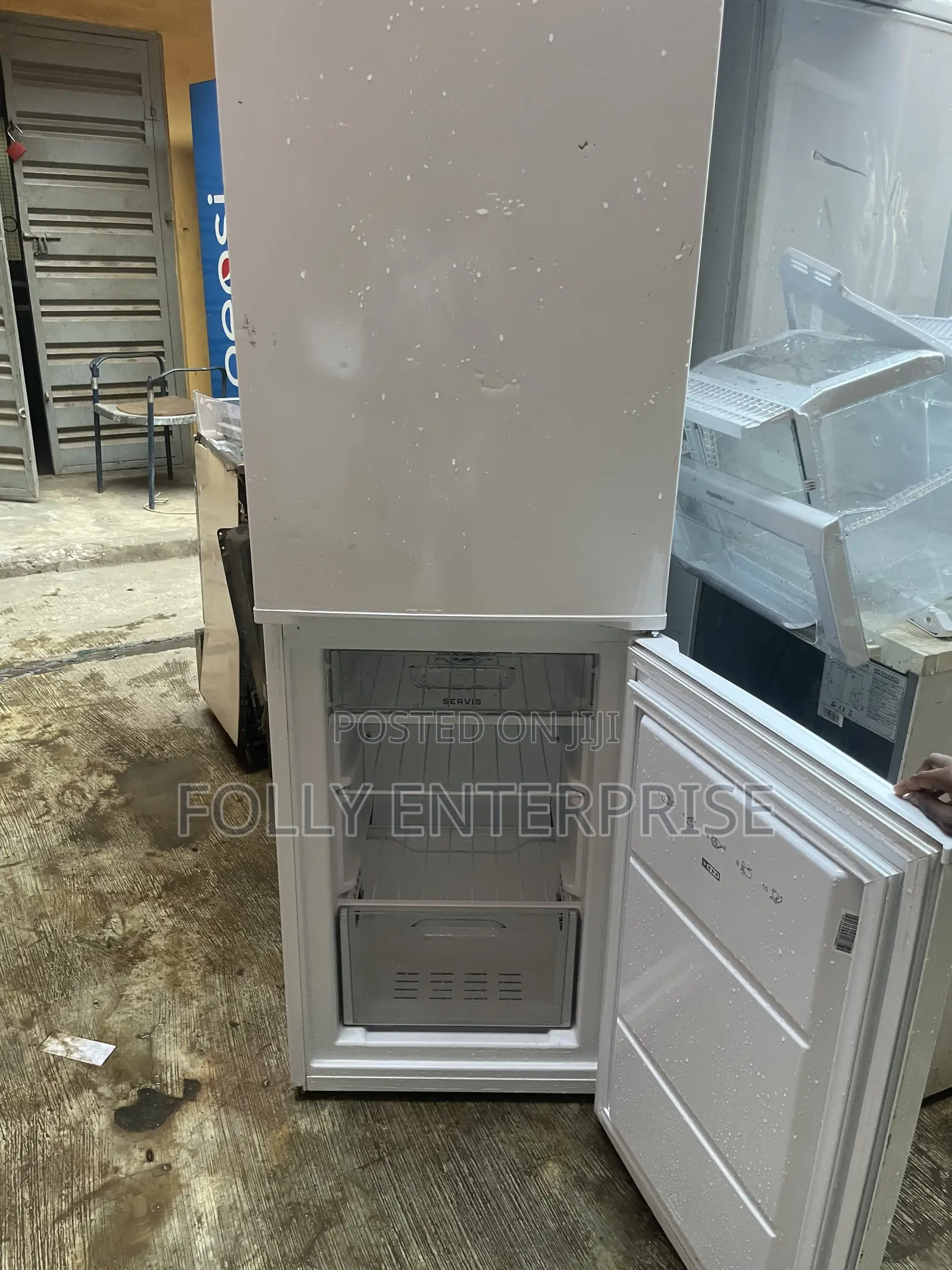 Servis Freestanding Double-Door Combi Fridge/Freezer