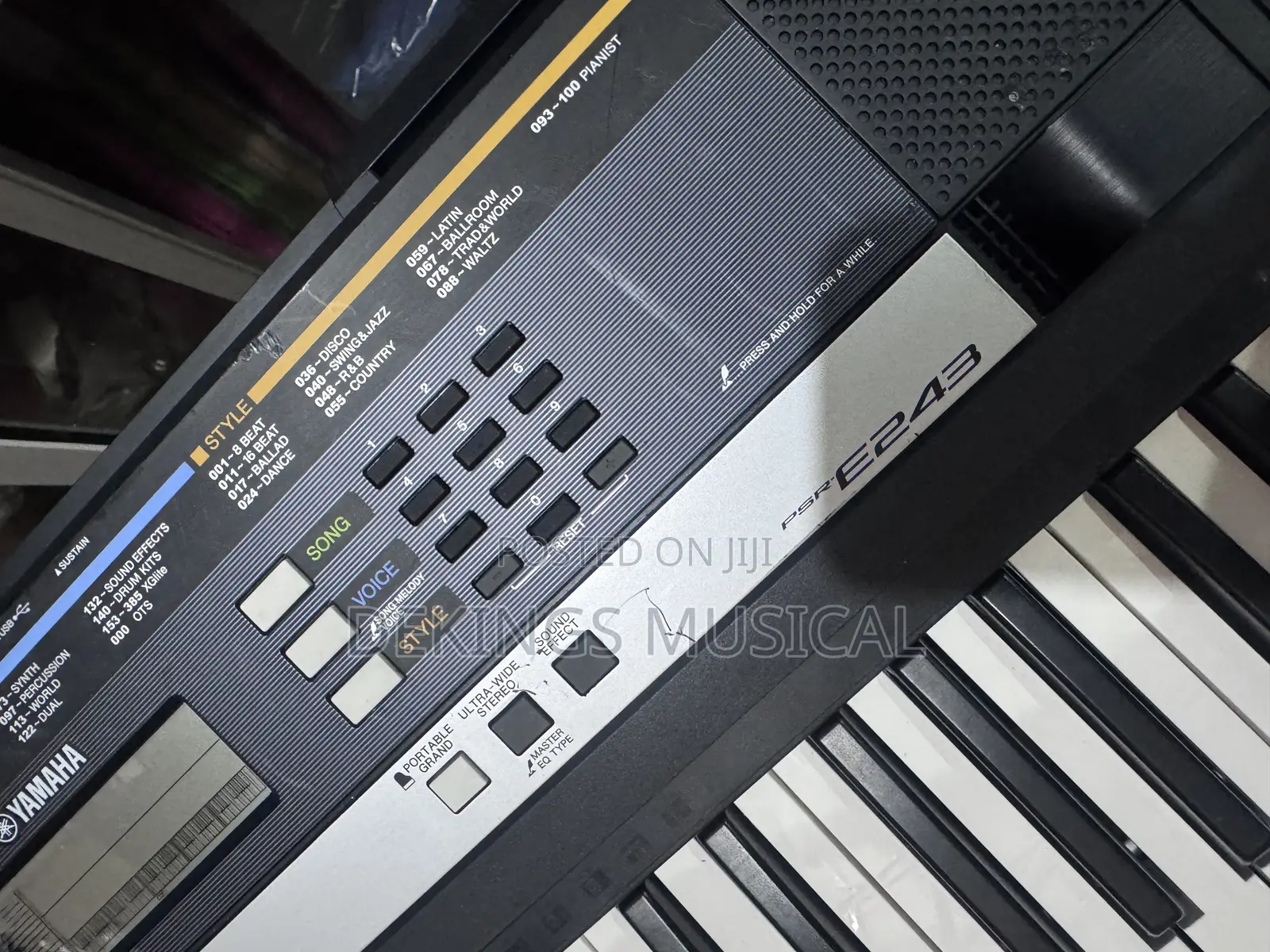 Yamaha PSR-E243 61-Key Portable Keyboard Piano