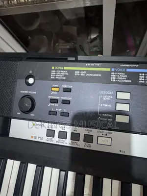 Yamaha PSR-E243 61-Key Portable Keyboard Piano