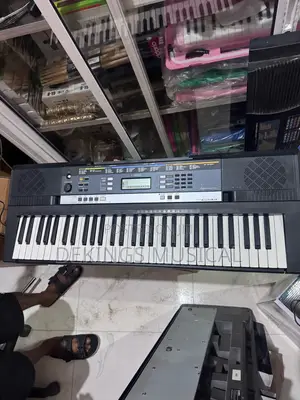 Yamaha PSR-E243 61-Key Portable Keyboard Piano