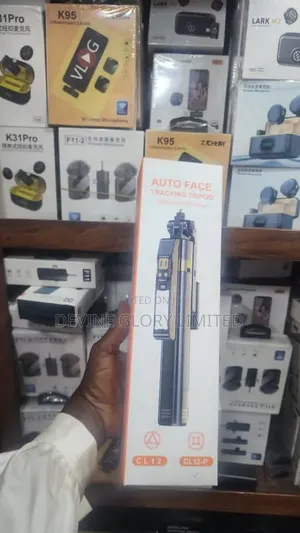 CL12 AI Auto Face Tracking Tripod Selfie Stick With LED Light