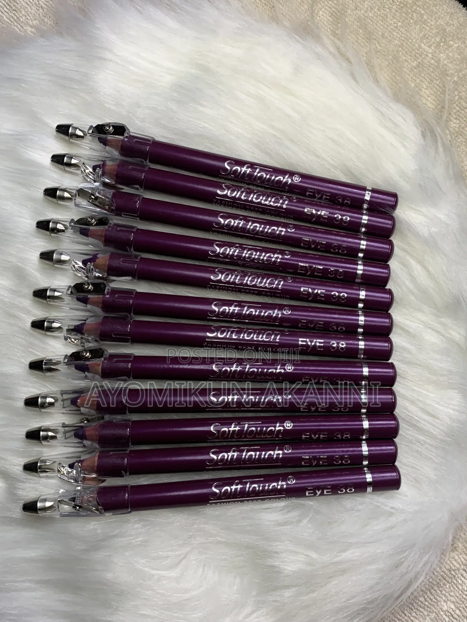 Soft Touch Lip Liner – Different Shades