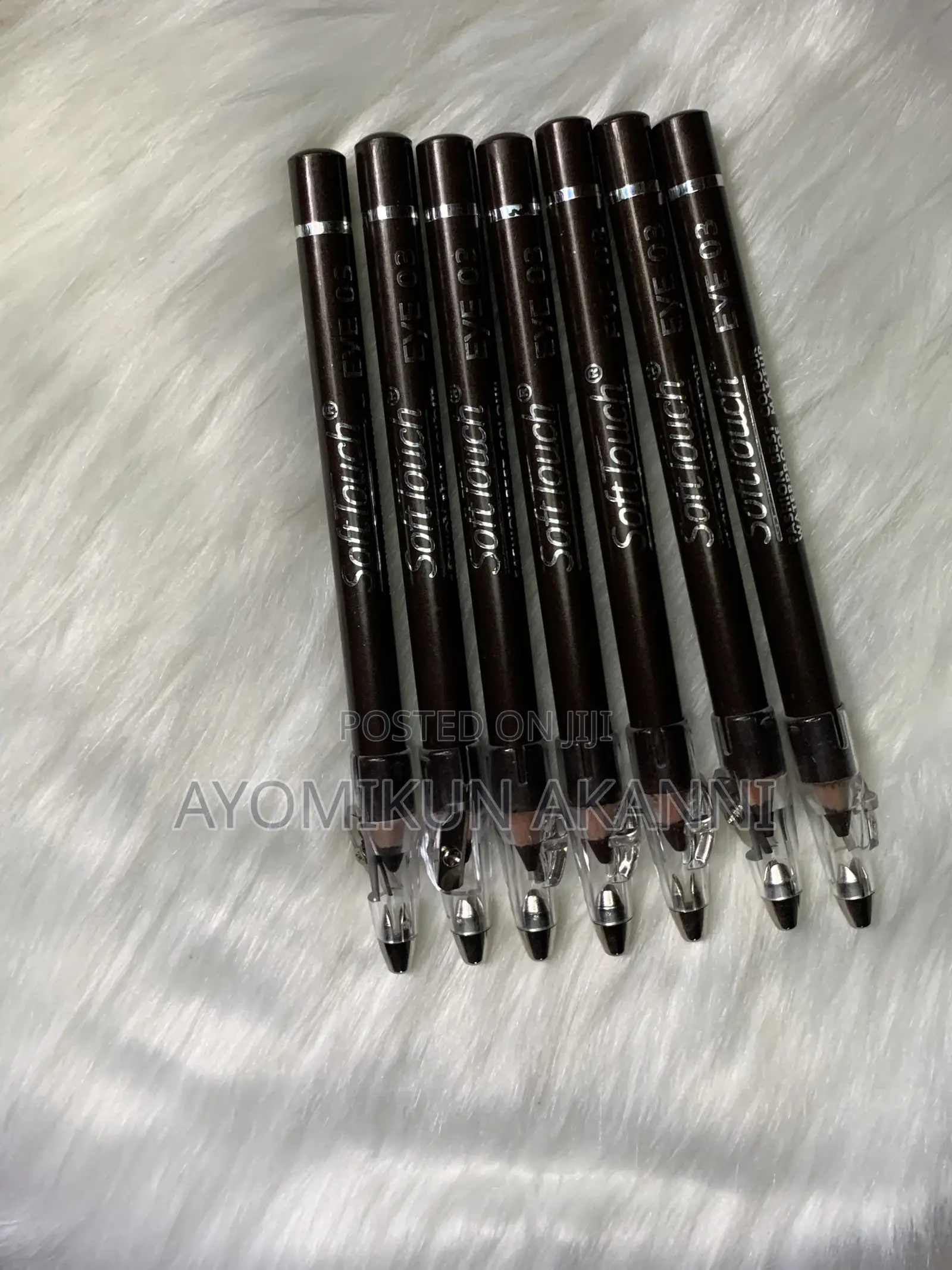 Soft Touch Lip Liner – Different Shades
