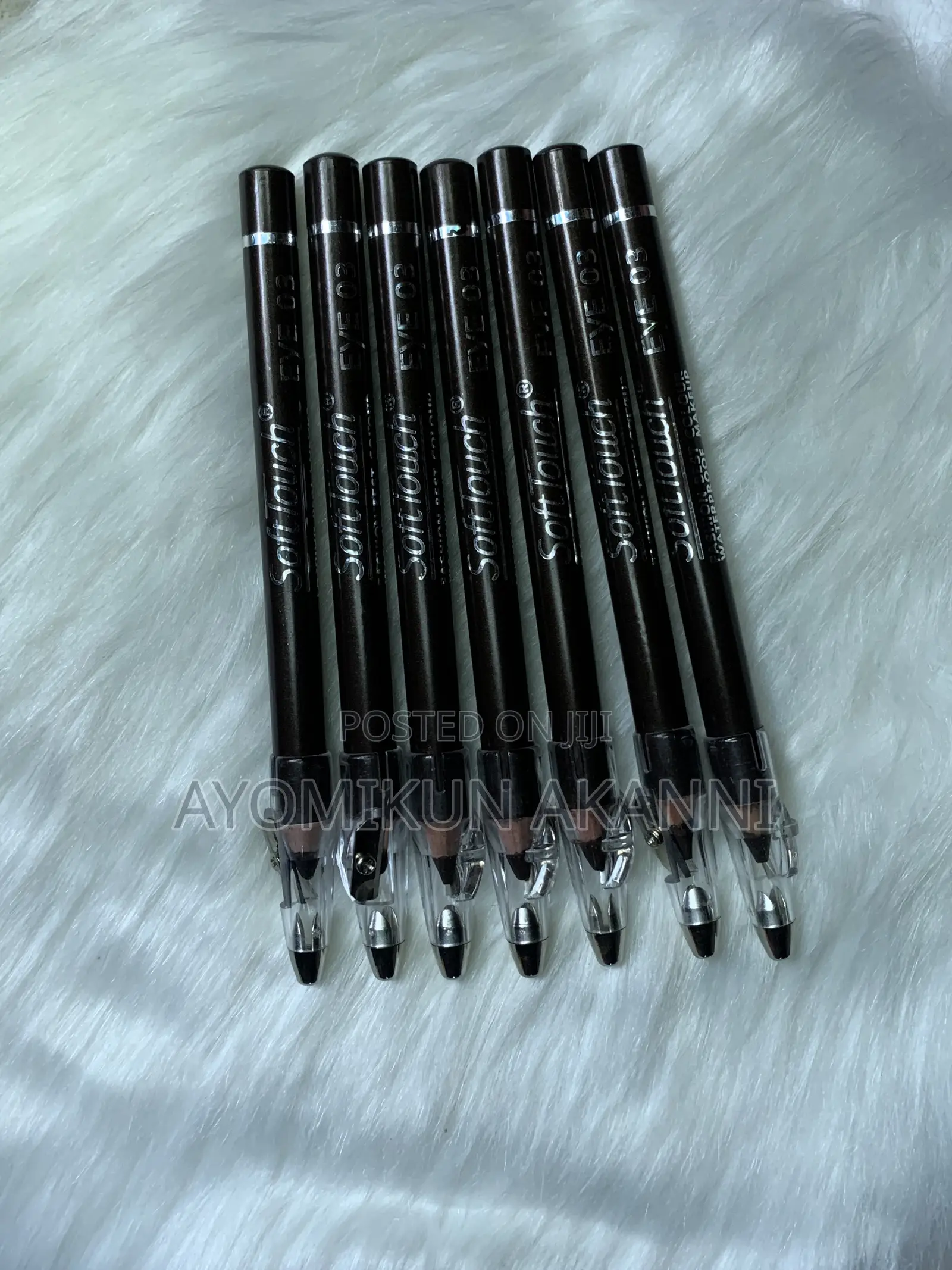Soft Touch Lip Liner – Different Shades
