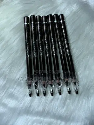 Soft Touch Lip Liner – Different Shades