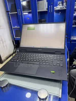 Laptop HP Omen 15t 16GB AMD Ryzen 7 SSD 512GB