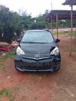 Toyota Verso 1.8 2011 Black