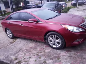 Hyundai Sonata Limited 2.0T Sedan (2.0L 4cyl 6A) 2011 Red