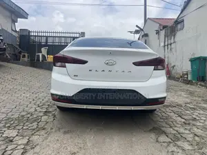 Hyundai Elantra SE 2019 White