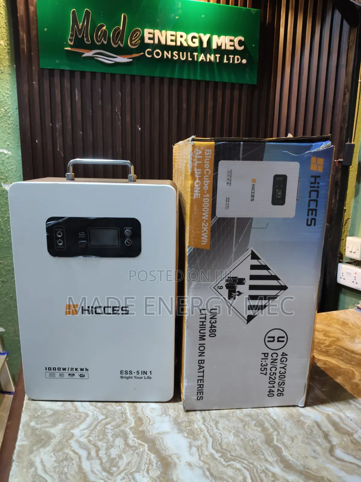 2kwh/1000w Hicces Solar Generator