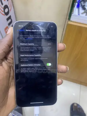 Apple iPhone XR 128 GB White