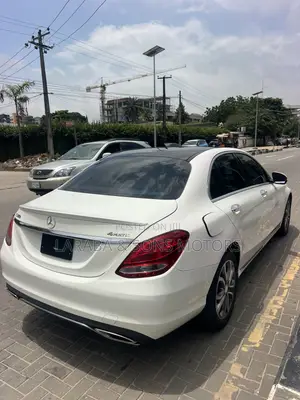 Mercedes-Benz C300 Luxury 4Matic Sedan AWD (2.0L 4cyl 7A) 2016 White