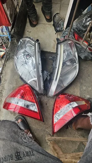 Headlight Nissan Tida/Versa