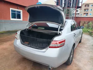 Toyota Camry LE 4dr Sedan (2.5L 4cyl 6AM) 2010