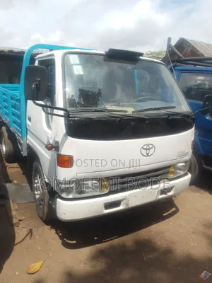Toyota Dyna 150 Six Tyres Normal Hand Petrol