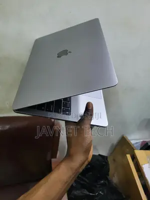 New Laptop Apple MacBook Pro 2020 8GB Intel Core i5 SSD 256GB