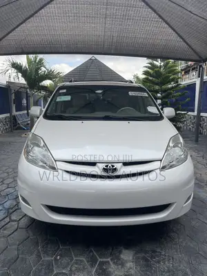 Toyota Sienna XLE 2007 White