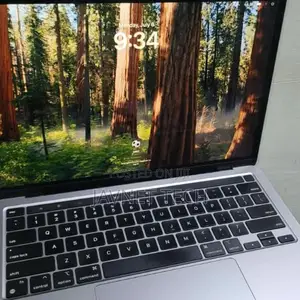 New Laptop Apple MacBook Pro 2020 8GB Intel Core i5 SSD 256GB