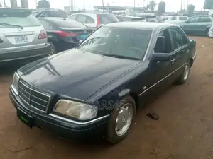 Mercedes-Benz C200 1993 Blue