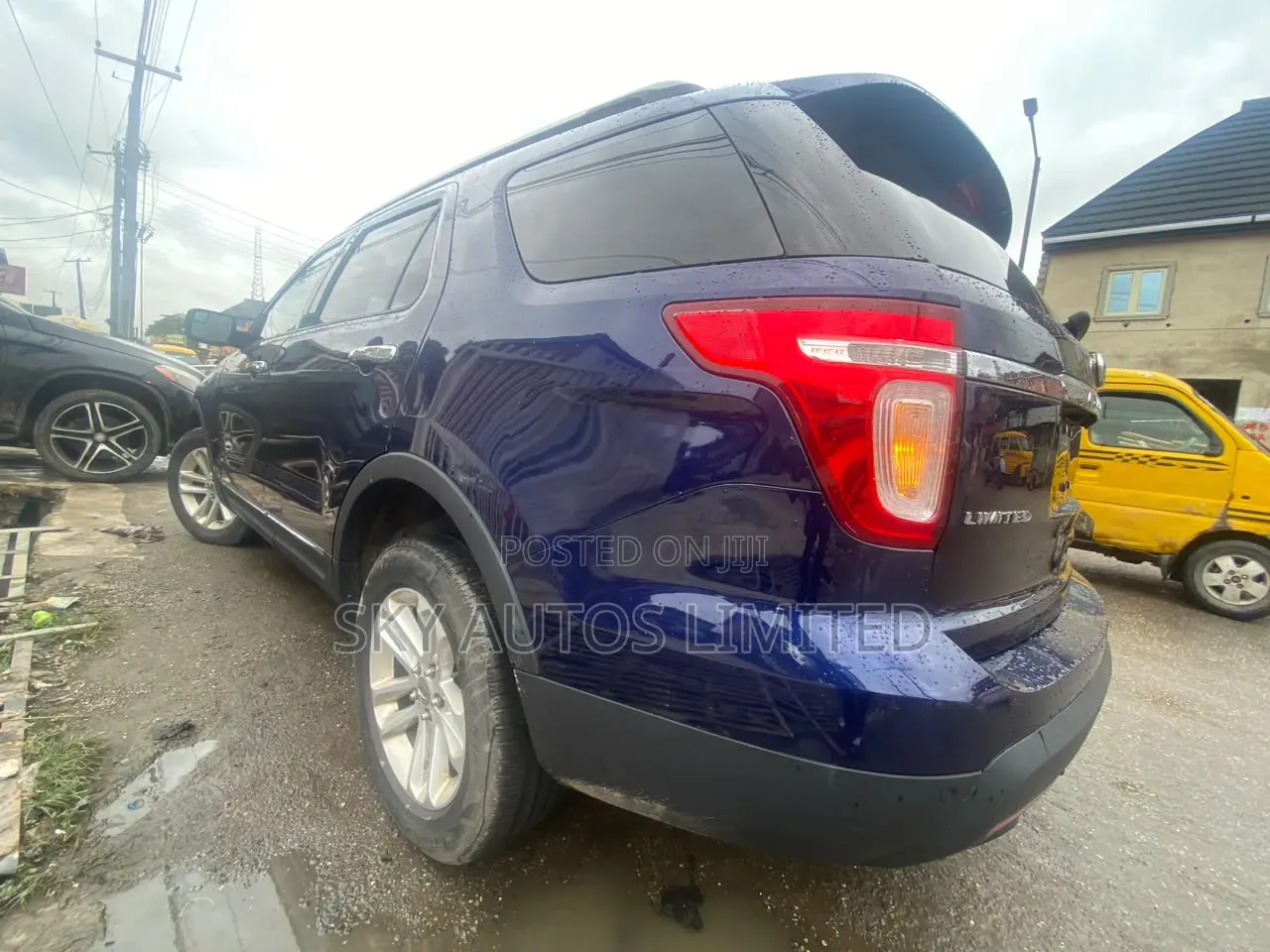 Ford Explorer 2011 Blue