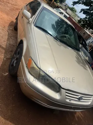 Toyota Camry 2001 Gold
