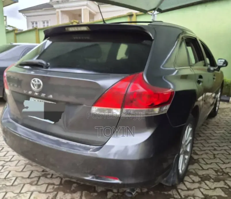 Toyota Venza 2010 Gray
